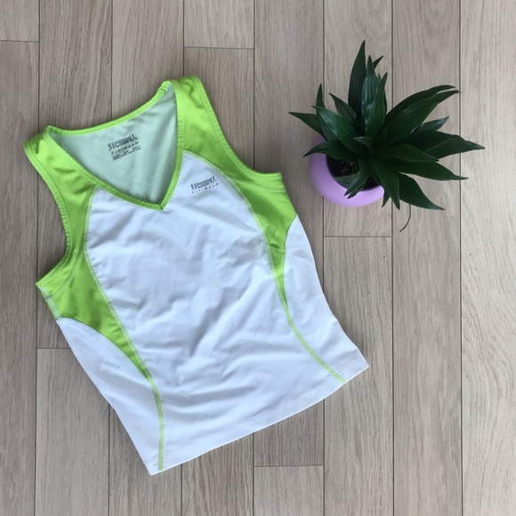 RUNNING ROOM | Women’s Sleeveless Workout Top - Picture 1 of 6